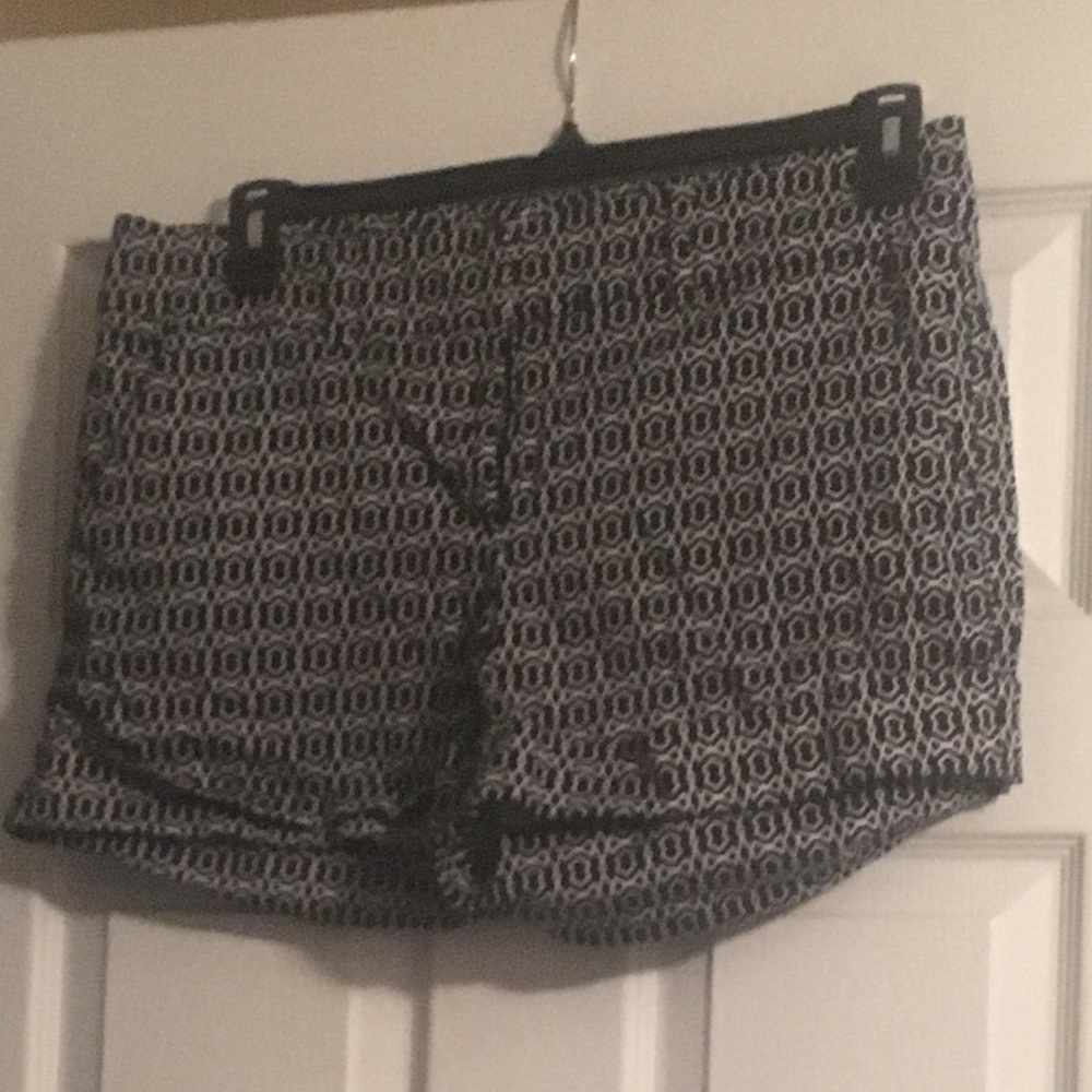 New York and company black and white shorts